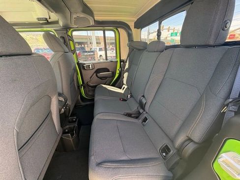 New 2025 Jeep Gladiator Sport image 21