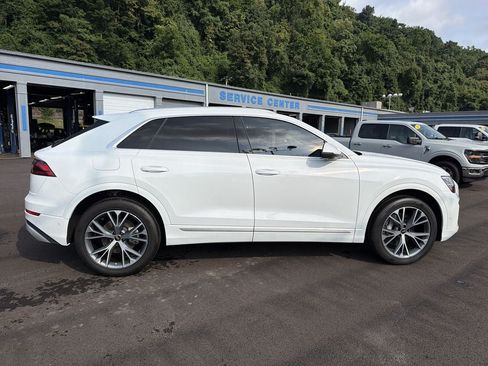 Used 2025 Audi Q8 Premium Plus AWD/4WD image 3