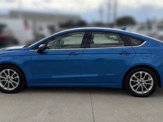 Used 2019 Ford Fusion SE FWD video 2