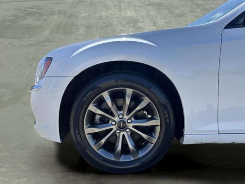 Used 2014 Chrysler 300 S image 33