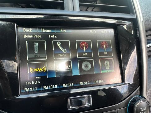 Used 2015 Chevrolet Malibu LT FWD image 24