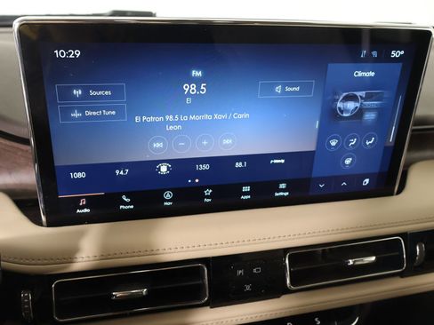 Used 2022 Lincoln Nautilus Reserve image 5