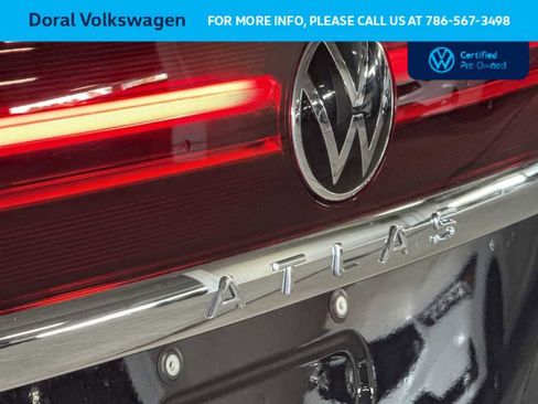 Certified 2024 Volkswagen Atlas Cross Sport SE FWD image 10