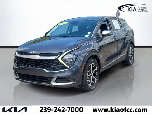 Certified 2023 Kia Sorento LX FWD image 3
