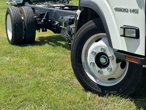 New 2024 Chevrolet Low Cab Forward image 3