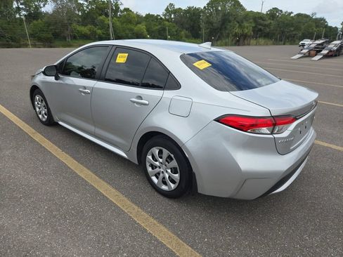 Used 2022 Toyota Corolla LE FWD image 4
