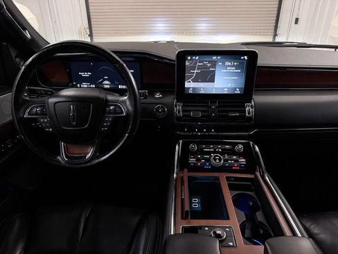 Used 2019 Lincoln Navigator Reserve AWD/4WD image 25