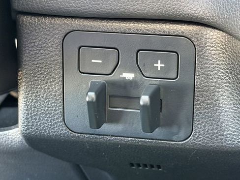 Used 2025 Toyota Tundra Limited w/ Power Package image 18