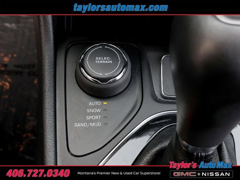 Used 2020 Jeep Cherokee Limited image 18