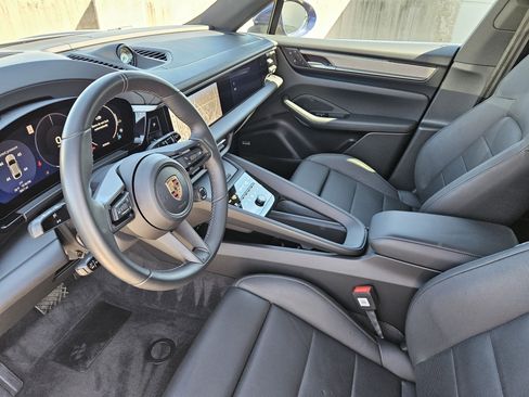 Certified 2024 Porsche Macan 4 Electric image 4