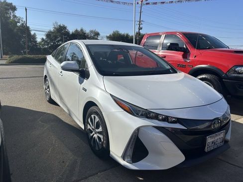 Used 2021 Toyota Prius Prime image 2