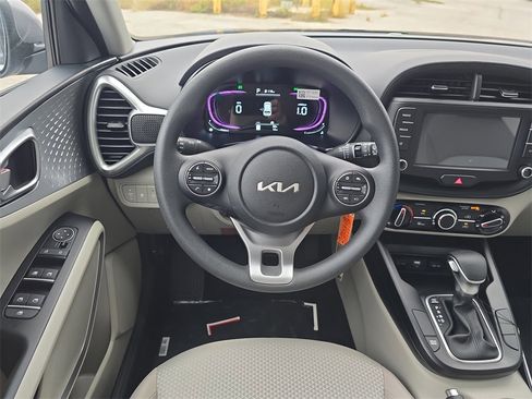 New 2025 Kia Soul LX image 15