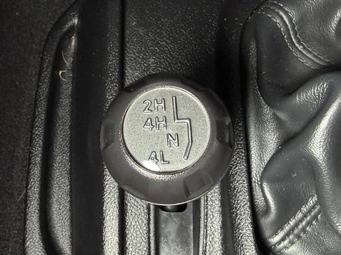 Used 2012 Jeep Wrangler Sport AWD/4WD image 28