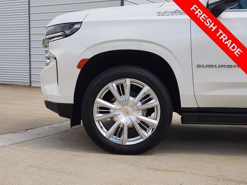 Used 2024 Chevrolet Suburban High Country AWD/4WD image 8