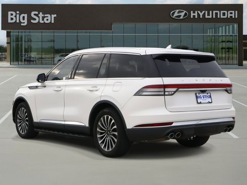 Used 2020 Lincoln Aviator Reserve w/ Elements Package Plus image 3