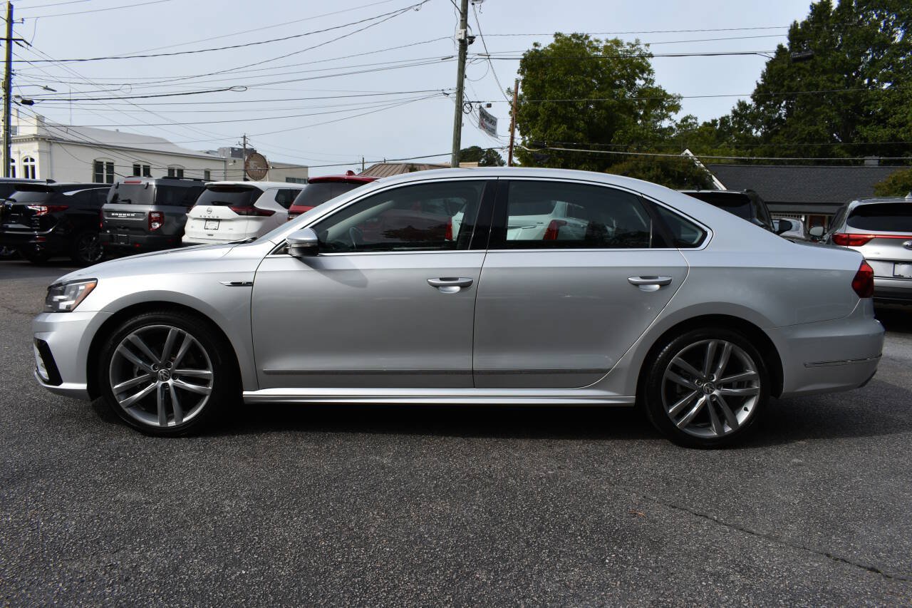 Used 2017 Volkswagen Passat 1.8T R-Line FWD image 4