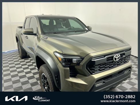 Used 2025 Toyota Tacoma TRD Off-Road AWD/4WD image 1