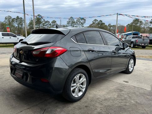 Used 2019 Chevrolet Cruze LT w/ Convenience Package FWD image 5