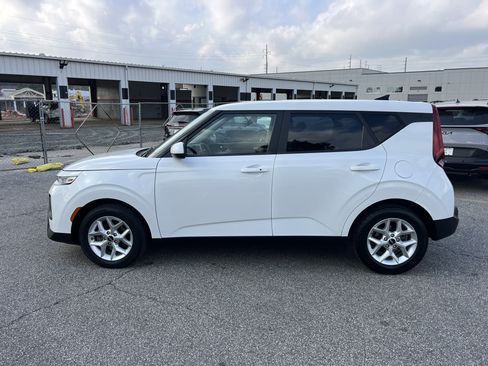 Used 2022 Kia Soul S image 4