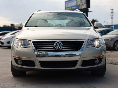 Used 2010 Volkswagen Passat Komfort FWD image 10
