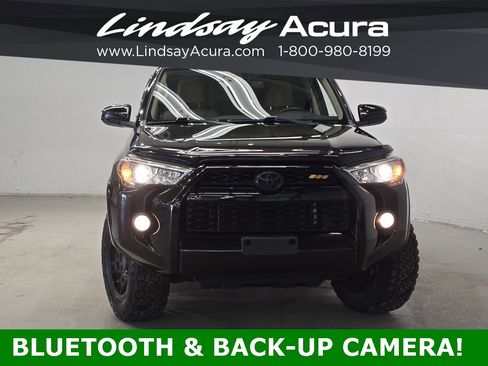 Used 2014 Toyota 4Runner SR5 image 2