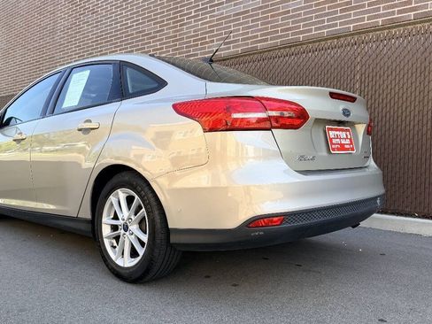 Used 2016 Ford Focus SE FWD image 4