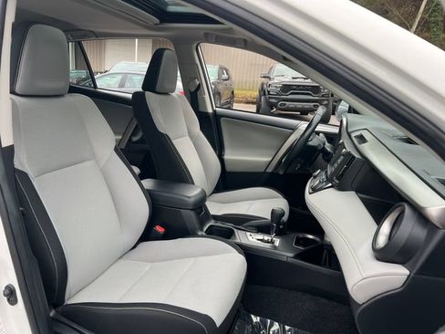 Used 2018 Toyota RAV4 XLE image 30