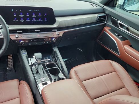 Used 2025 Kia Telluride SX w/ SX Captain's Chair Package AWD/4WD image 25
