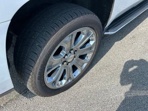 Used 2018 GMC Yukon SLT w/ Open Road Package AWD/4WD image 23