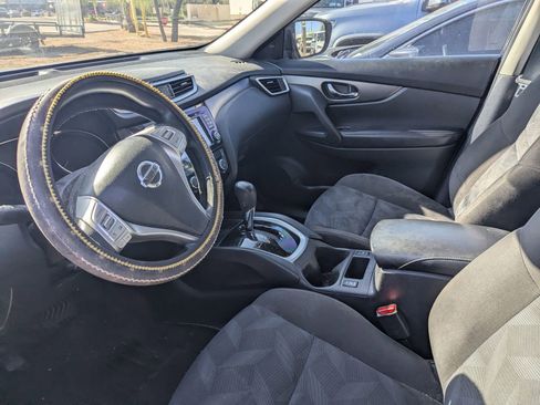Used 2015 Nissan Rogue SV w/ SV Premium Package FWD image 9