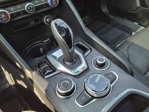 Used 2024 Alfa Romeo Giulia Sprint image 17