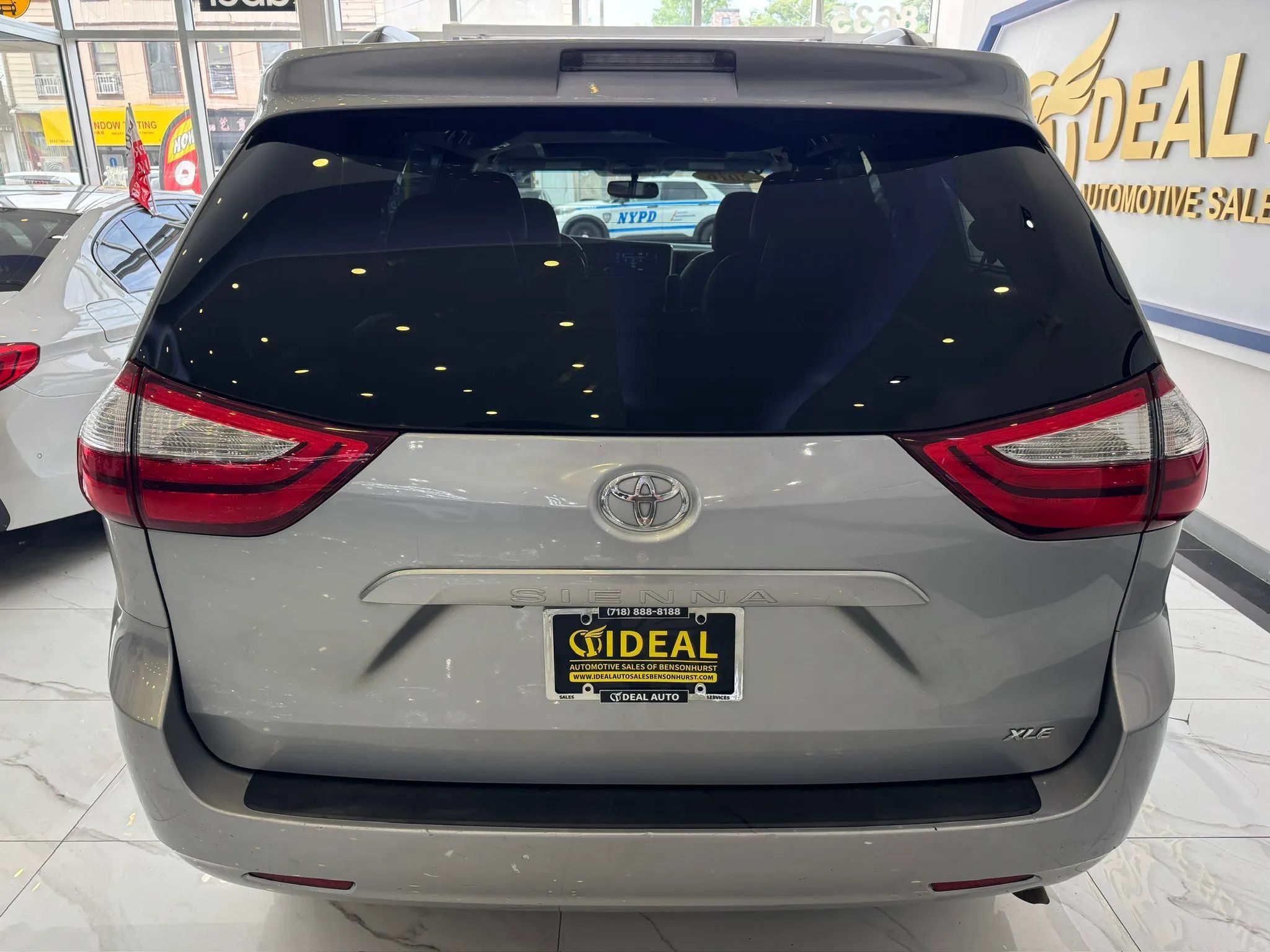 Used 2016 Toyota Sienna XLE FWD image 6