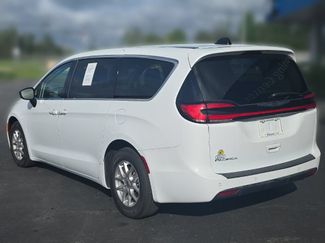 Used 2024 Chrysler Pacifica Touring-L FWD video 3
