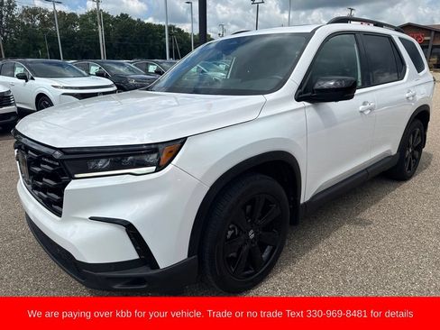 Used 2025 Honda Pilot Black Edition image 3