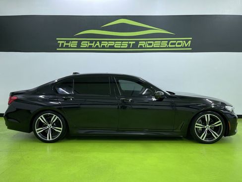 Used 2017 BMW 740i image 10