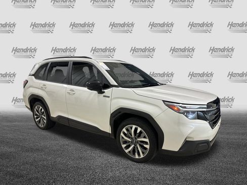Used 2025 Subaru Forester Touring AWD/4WD image 2