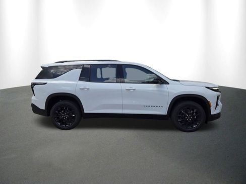 New 2026 Chevrolet Traverse LT w/ Midnight/Sport Edition FWD image 9