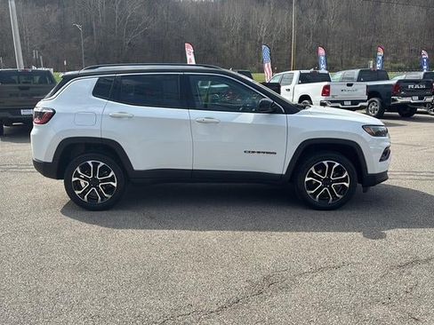 Used 2022 Jeep Compass Limited AWD/4WD image 2