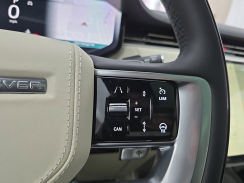 New 2026 Land Rover Range Rover SE image 18