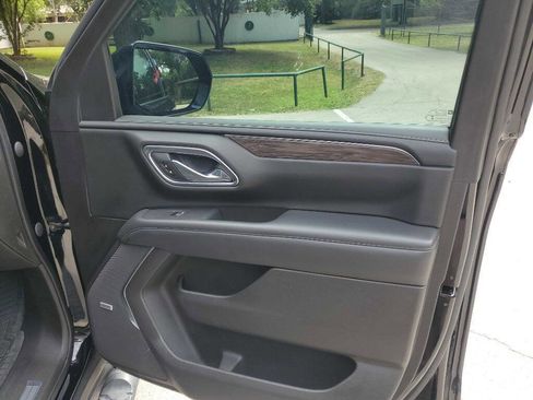 Used 2021 Chevrolet Tahoe Z71 w/ Z71 Off-Road Package image 34