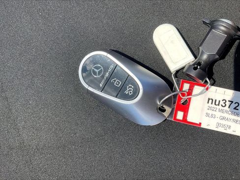 Used 2022 Mercedes-Benz SL 63 AMG 4MATIC image 32