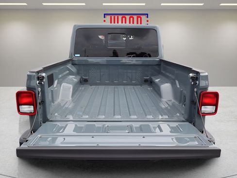 New 2026 Jeep Gladiator Sport AWD/4WD image 10