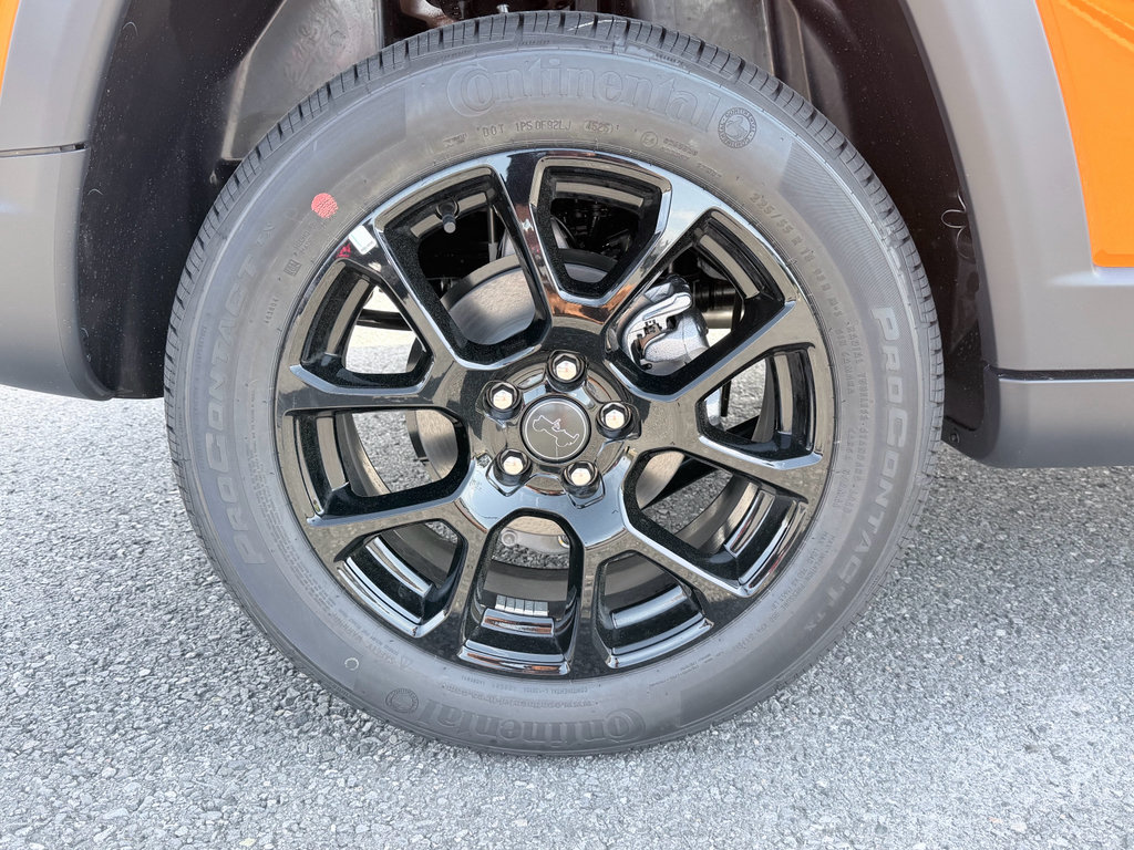 New 2026 Jeep Compass Latitude AWD/4WD image 30