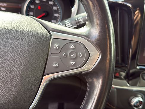 Used 2021 Chevrolet Traverse LT AWD/4WD image 17