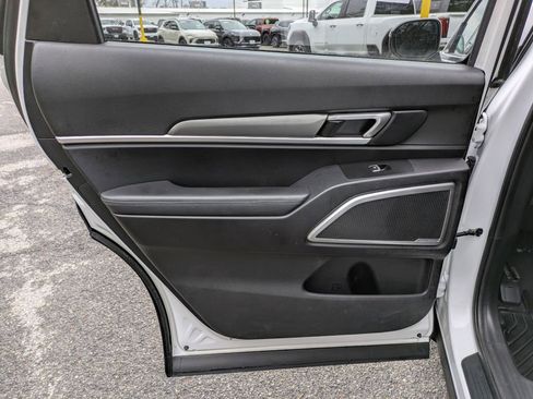 Used 2020 Kia Telluride LX AWD/4WD image 25