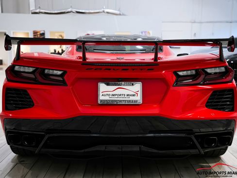 Used 2021 Chevrolet Corvette Stingray Coupe w/ Z51 Performance Package RWD image 19