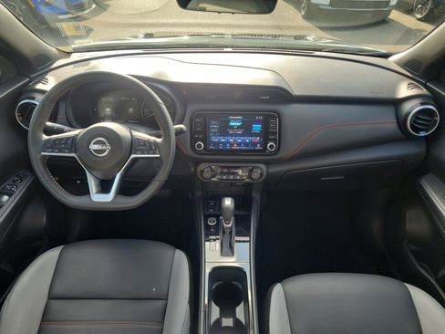 Used 2023 Nissan Kicks SR w/ SR Premium Package FWD image 17