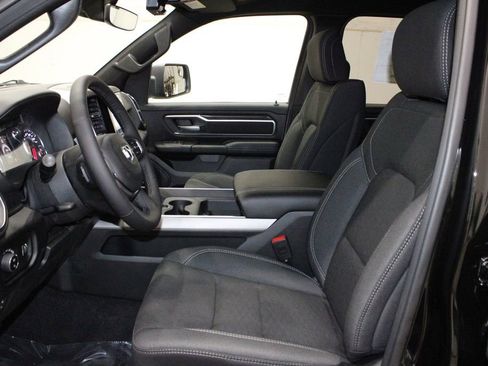 New 2026 RAM 1500 4x4 Crew Cab image 8