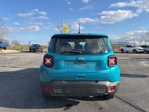 Used 2020 Jeep Renegade Sport w/ UConnect 7.0 Group image 4