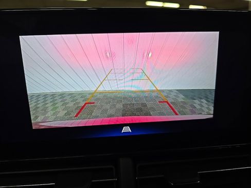 Used 2024 Chevrolet Trax LT w/ Sunroof Package image 24